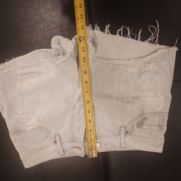 Pacsun Mid-Rise Distressed Denim Shorts - Picture 5 of 9